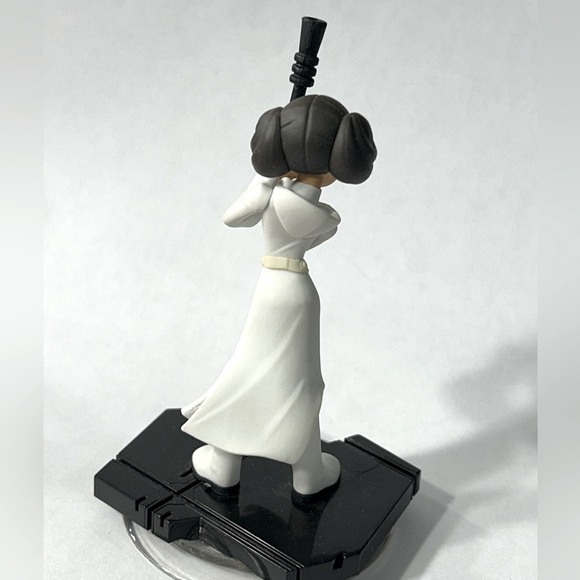 Disney Infinity 3.0 x Star Wars - Leia 💪 Buy 4 $14 Figures Get TWO $14s FREE - Picture 2 of 3